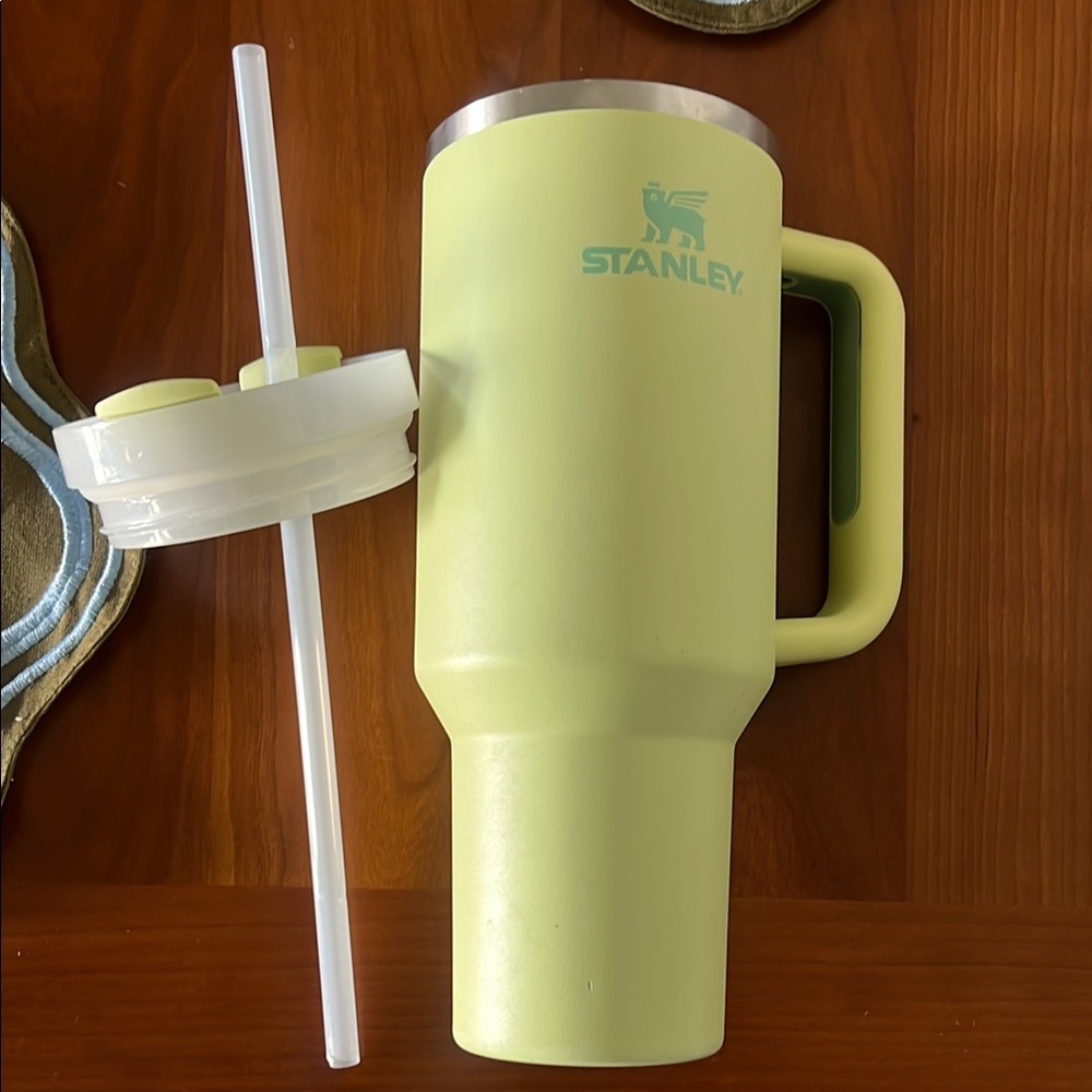 Stanley Green Tumbler with Straw - 40 0z